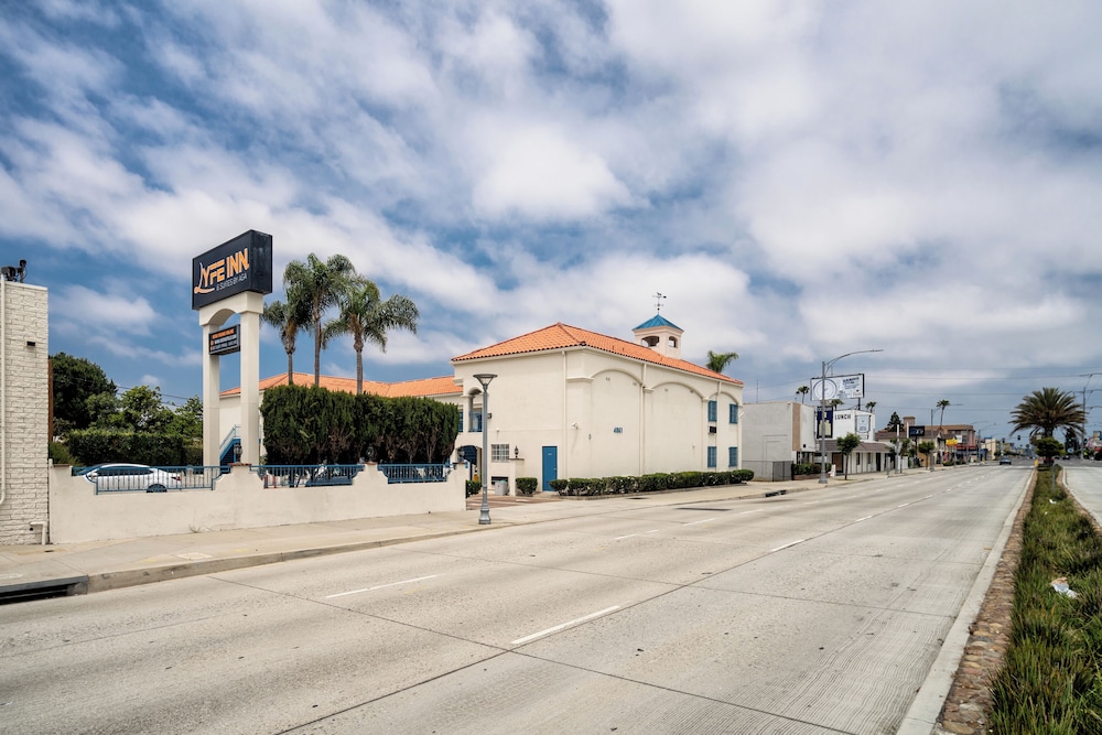 Lyfe Inn & Suites By Aga Lax Airport - photo 38