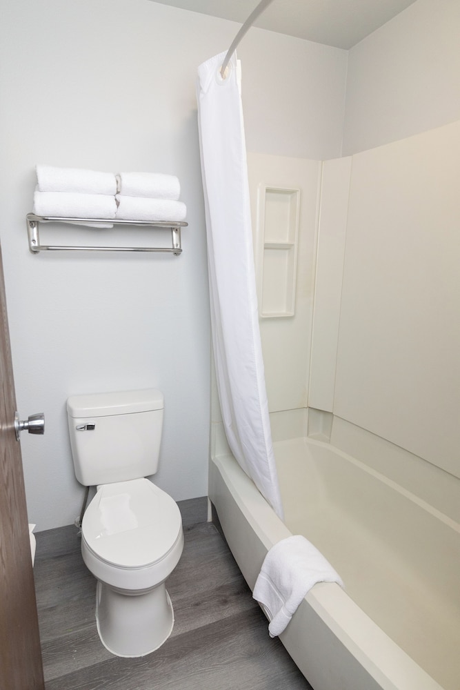 Garner Hotel Missoula Southwest by IHG - photo 17