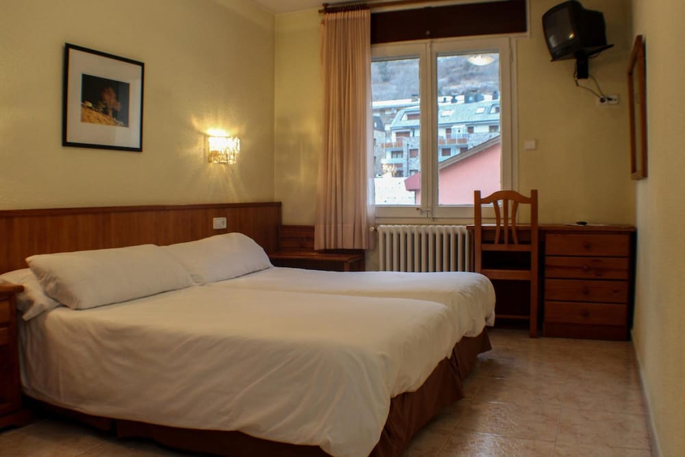 Hotel Oros by Nexta — Encamp — photo 5