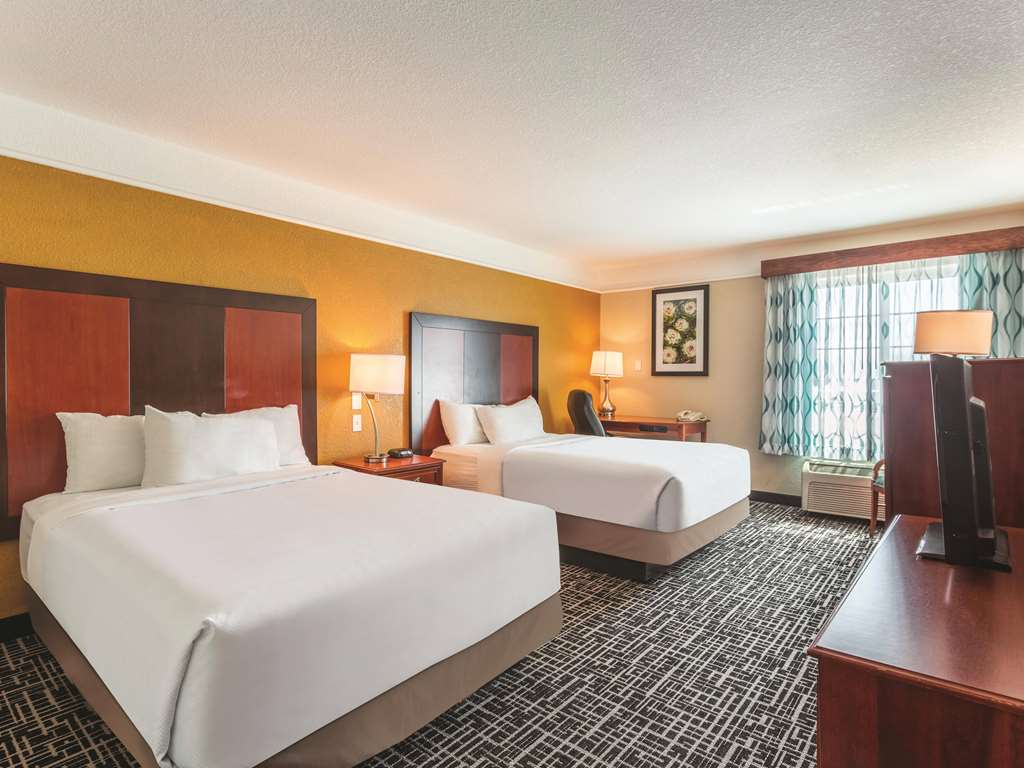 La Quinta Inn & Suites by Wyndham Deming - photo 15