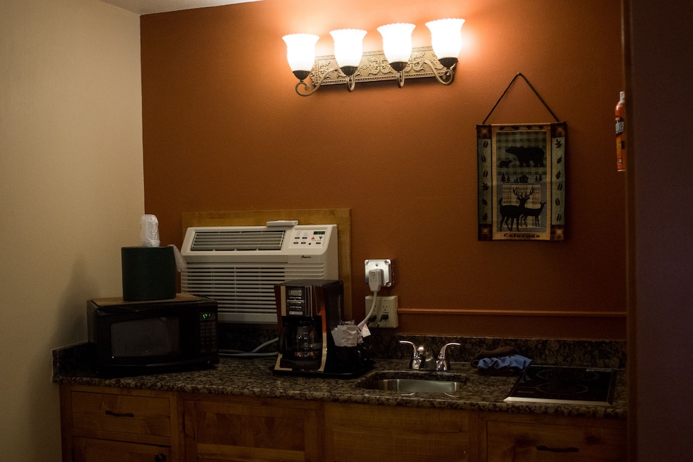 Silver Moon Inn - photo 111