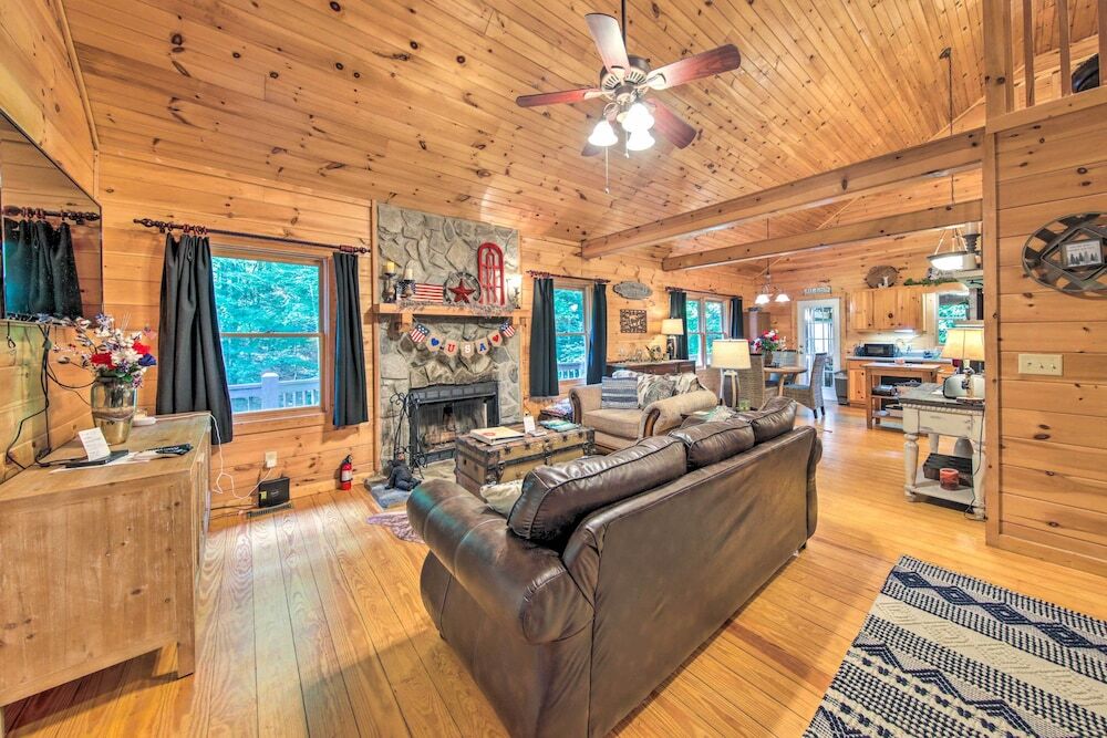 Cozy Cabin in Coosawattee River Resort - featured photo