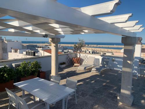 Palazzo Dei Gesuiti Appartamento Con Terrazza Privata — 4-Star Luxury Hotel in Monopoli, Italy