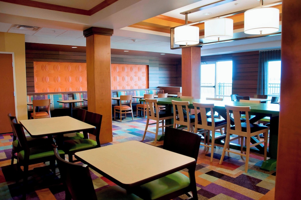 Fairfield Inn & Suites by Marriott Ames - photo 21