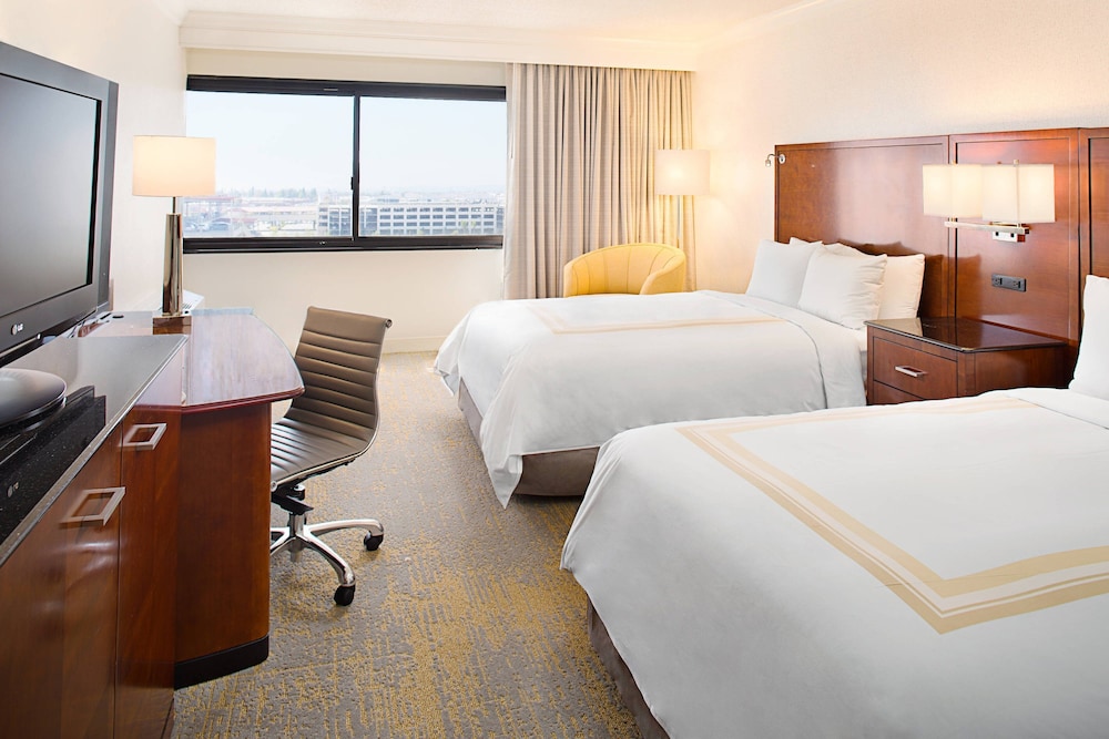 Los Angeles Marriott Burbank Airport - photo 11