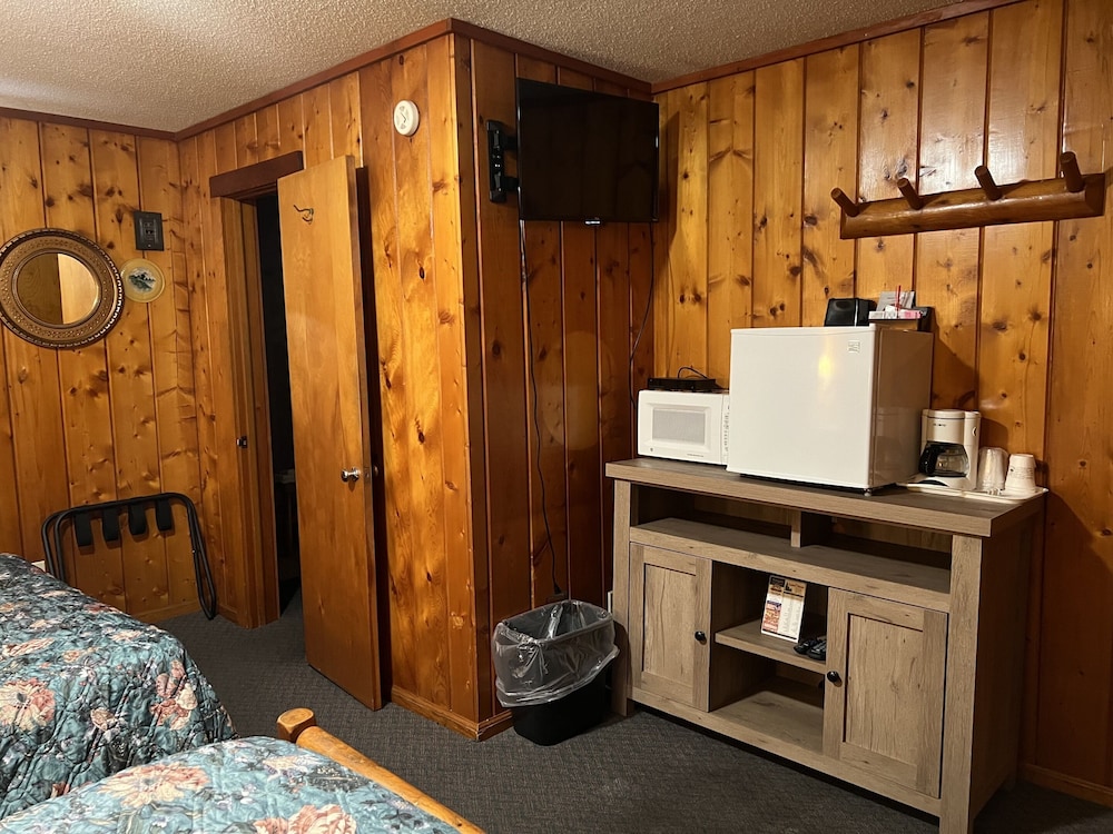 Cedars Motel - photo 14