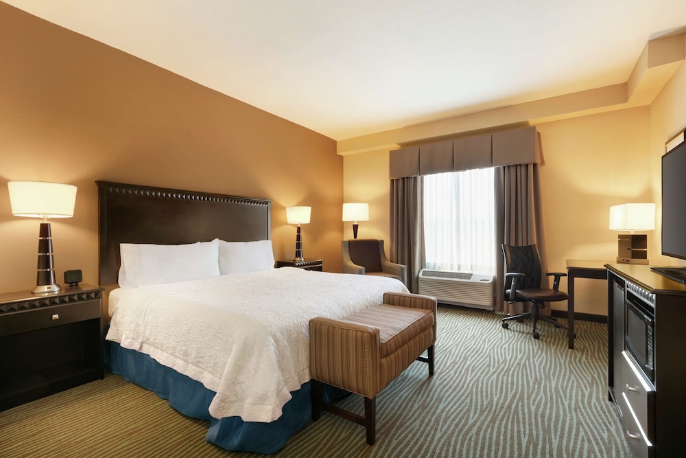 Hampton Inn & Suites Parkersburg Downtown - photo 19