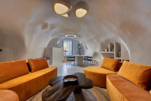 Kore Cave House by Oias Local Cave Houses — 4-Star Luxury Hotel in Oia, Greece