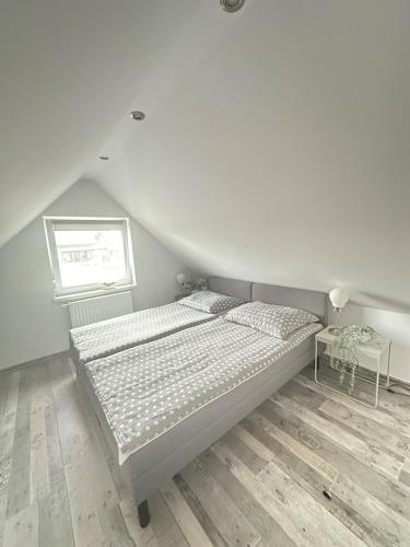 Dom wakacyjny z sauną i ogrodem na wyłączność — hotel in Drawno