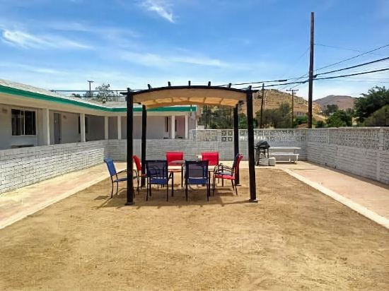 Mount N Lake Motel - photo 4