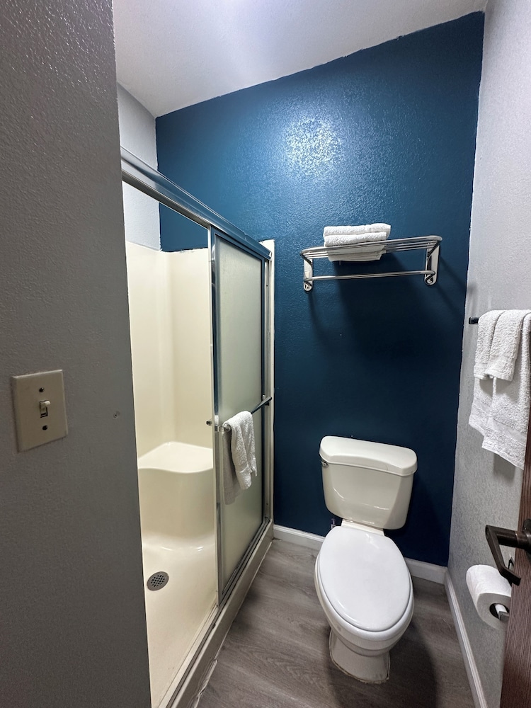 Budget Inn By OYO Barnesville Hwy 41 - photo 20