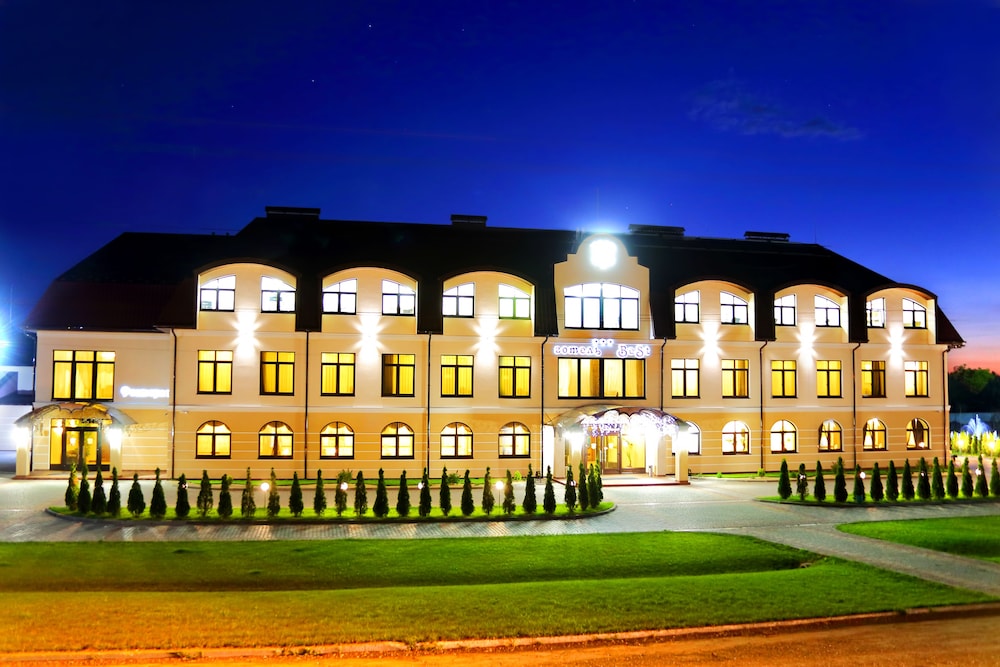 BeSt Hotel and Restaurant complex — hotel in Dunaivtsi