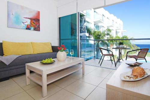 VERONICA Coralli Beachfront Apartment