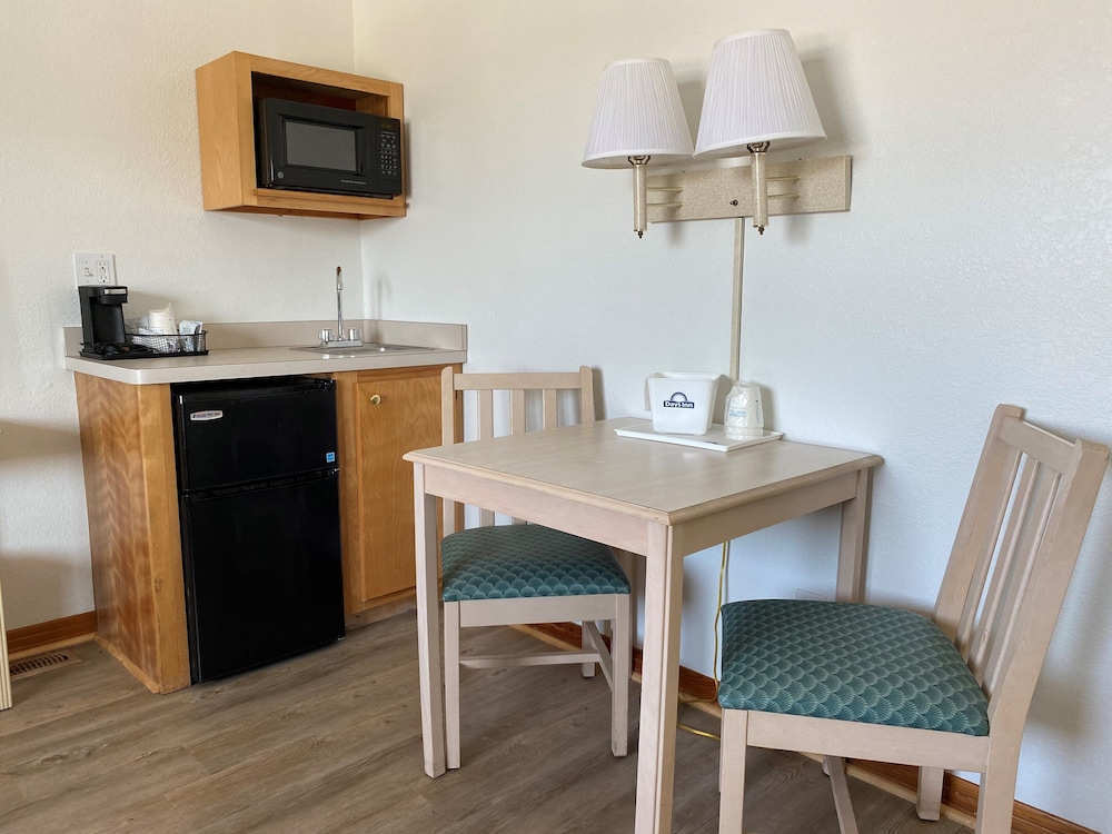 Mariner Inn And Suites - photo 6