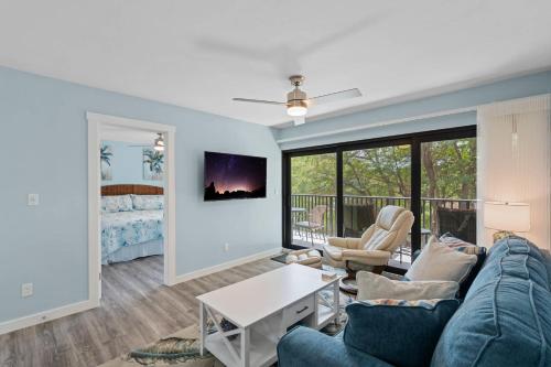 Luxury With Private Lanai Views and Close to the Pool in Naples, United States