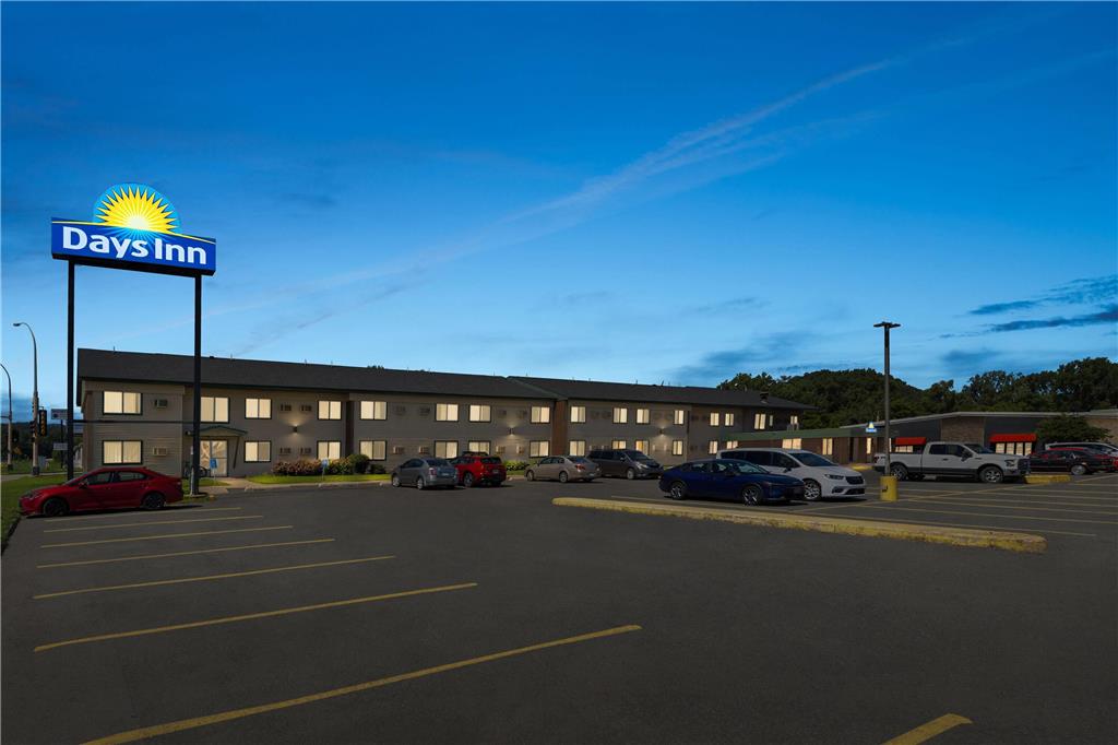 Days Inn by Wyndham Winona - photo 6