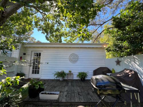 Cozy loft with parking and private patio w grill — 4-Star Luxury Hotel in Wilmington, United States