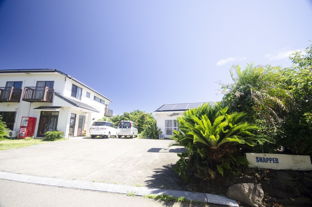 Snapper Inn - carbon neutral hotel in Miyake