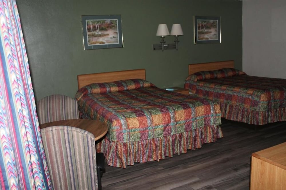 American Motor Inn - photo 13