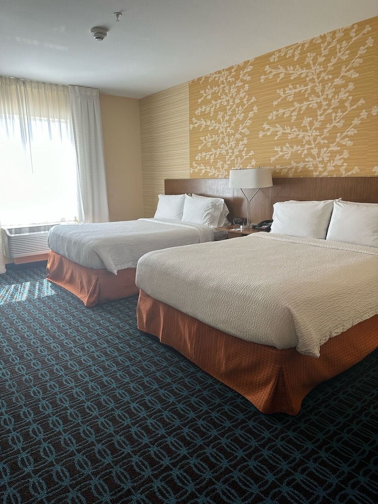 Fairfield Inn & Suites by Marriott Hollister - photo 15