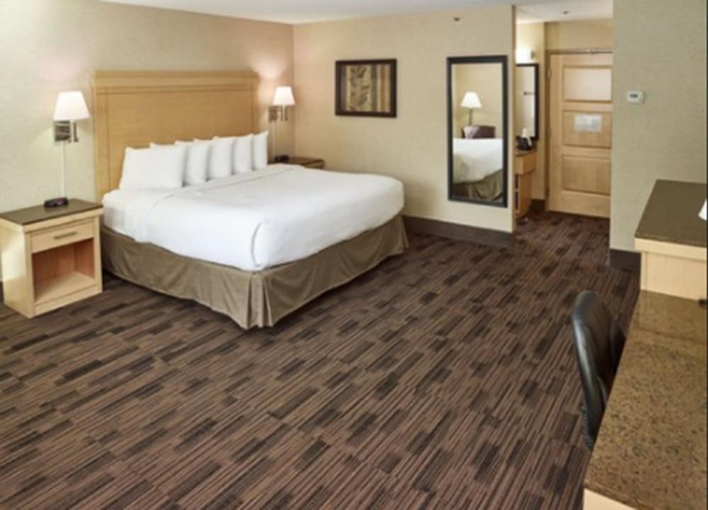 LivINN Hotel Minneapolis North Fridley - photo 9