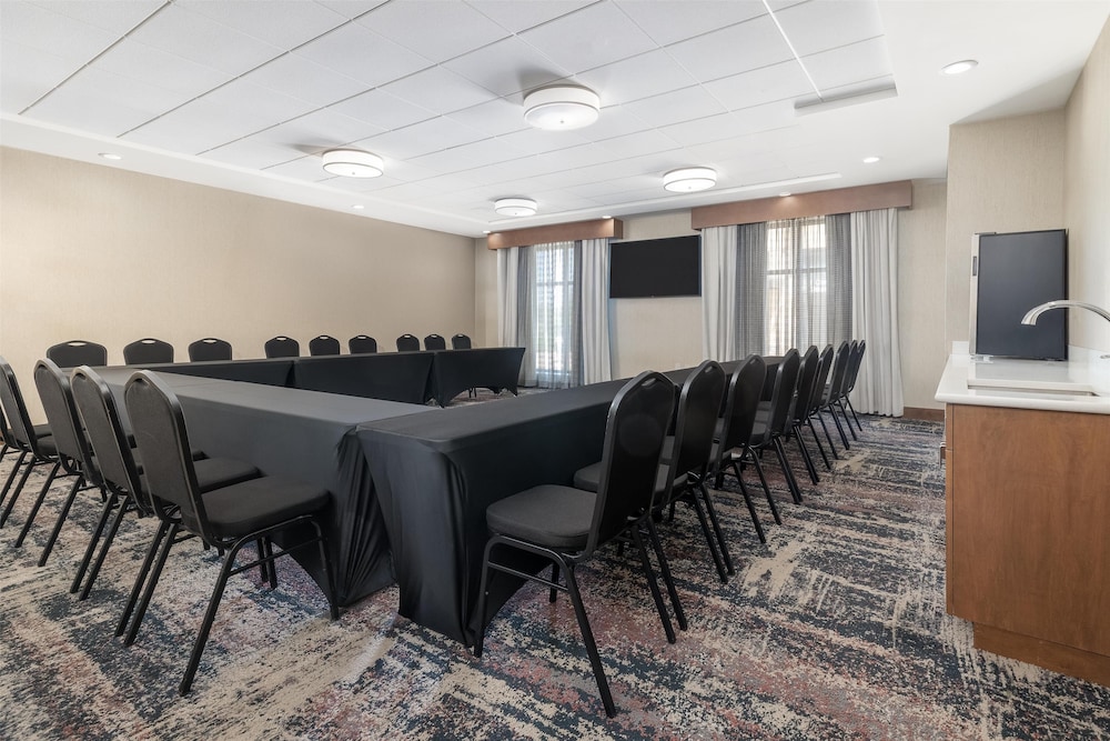 Homewood Suites by Hilton Wauwatosa Milwaukee - photo 40