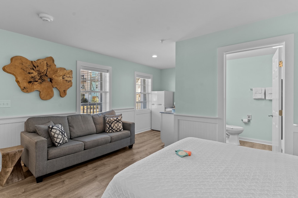 Loggerhead Inn and Suites - photo 27