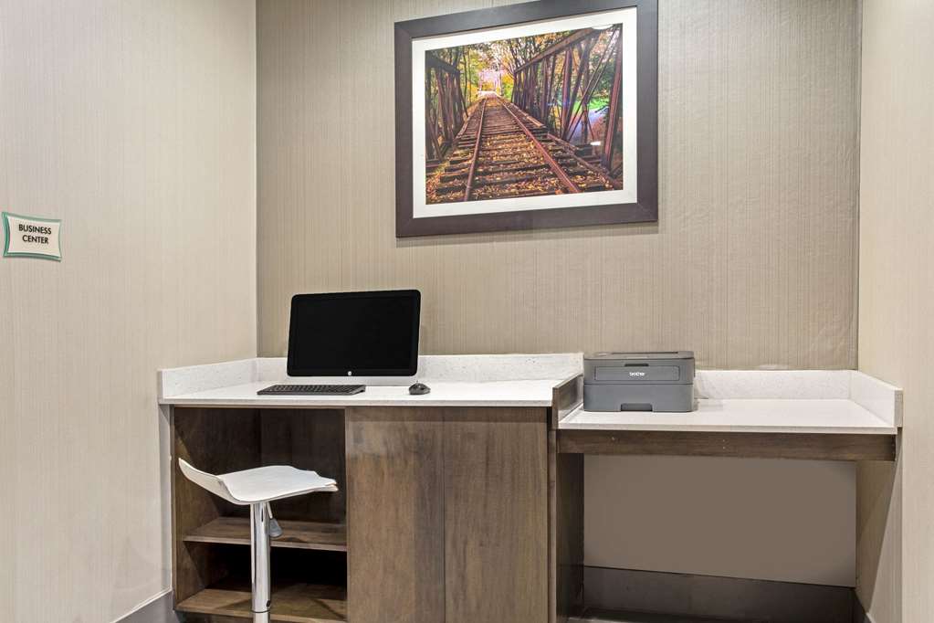 La Quinta Inn & Suites by Wyndham York - photo 37