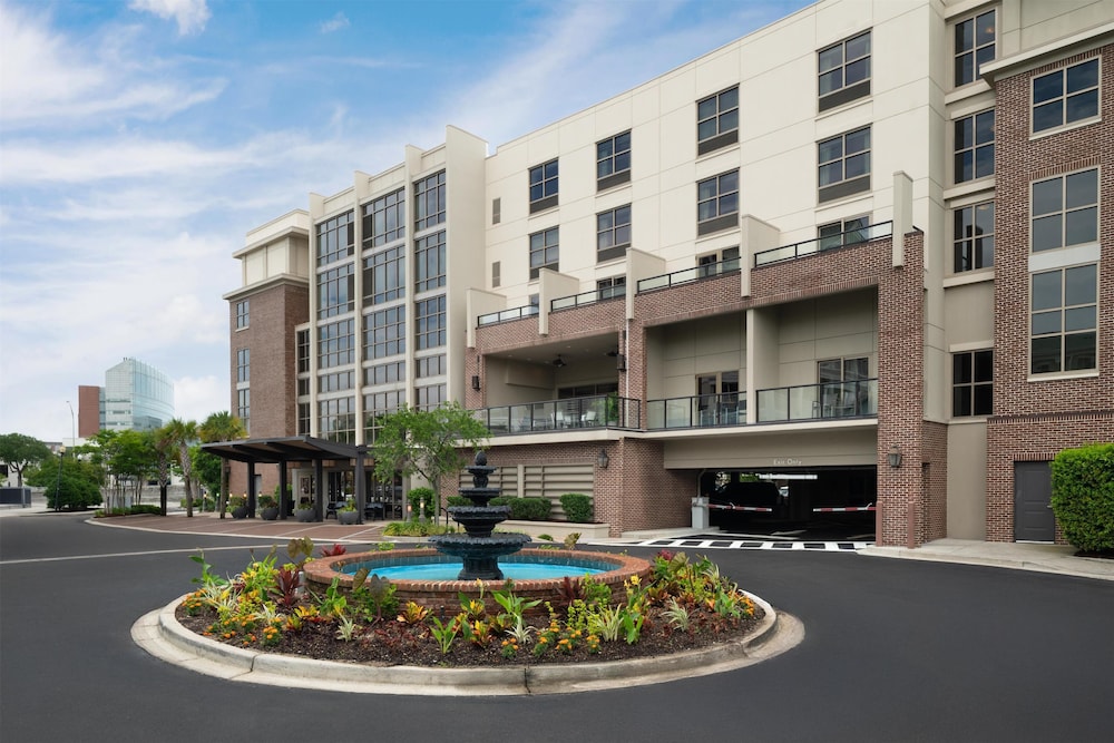 Hilton Garden Inn Charleston Waterfront Downtown in Charleston, United States