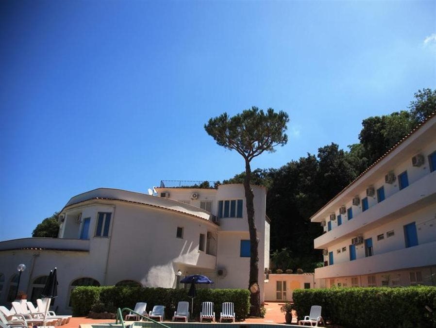 Bristol Hotel — hotel in Lacco Ameno