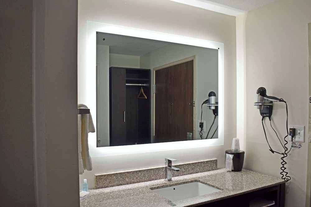 Sleep Inn & Suites Knoxville West - photo 27