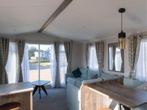 Pinewoods Park Classic 4 sleeps 6 dog friendly in Wells-Next-The-Sea, United Kingdom