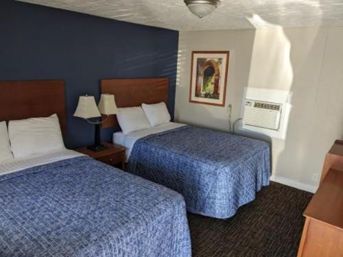Bea's Parkway Inn - photo 7