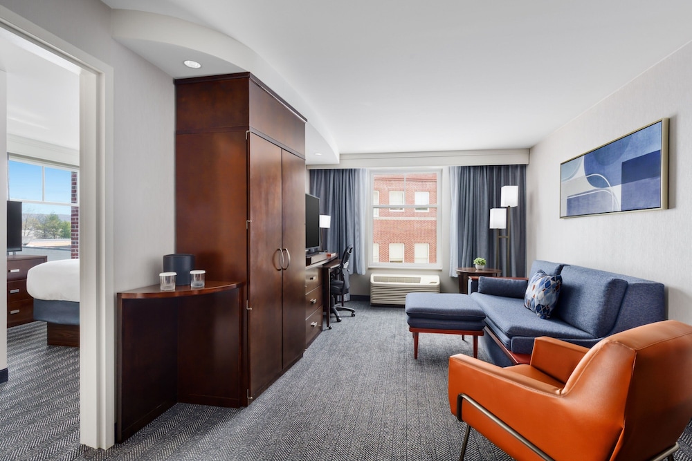 Courtyard by Marriott Keene Downtown - photo 15