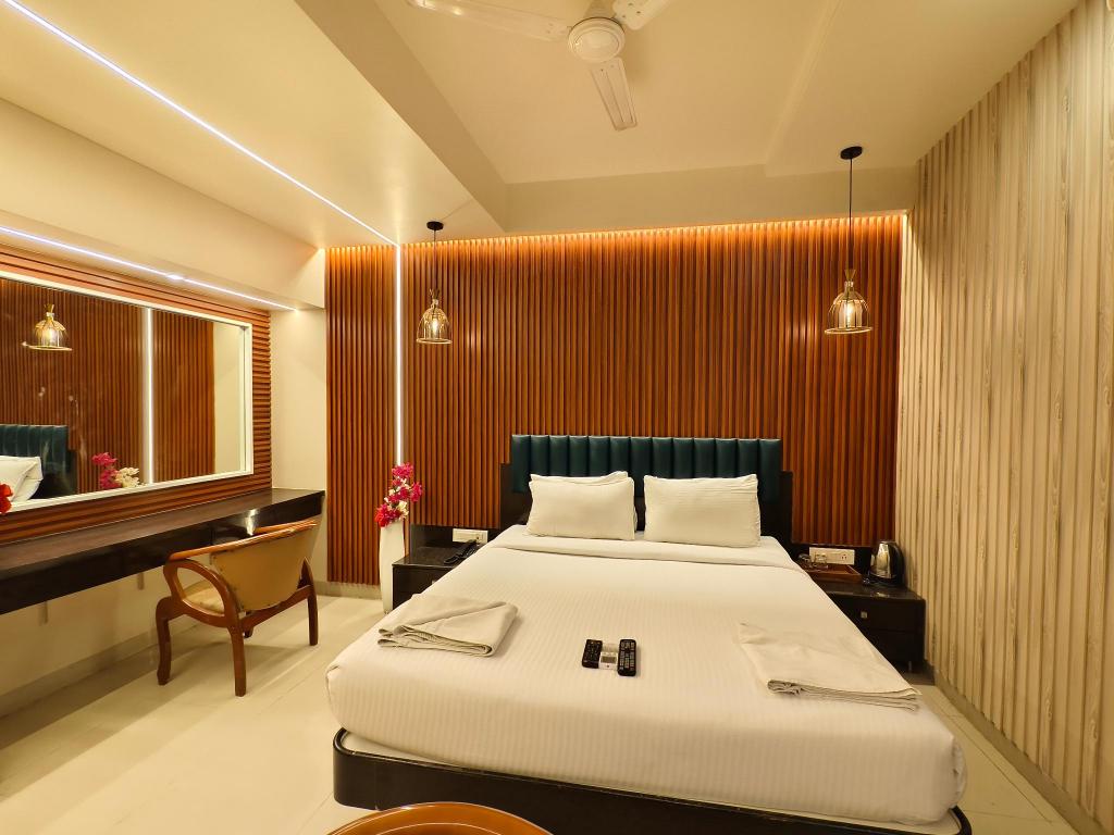 Hotel Vaishnavi — hotel in Solapur