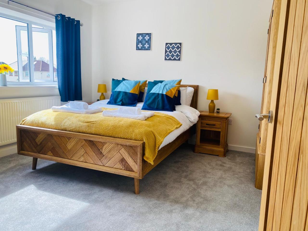 Modern Family Home with Off Road Parking — 4-Star Luxury Hotel in Cardiff, United Kingdom