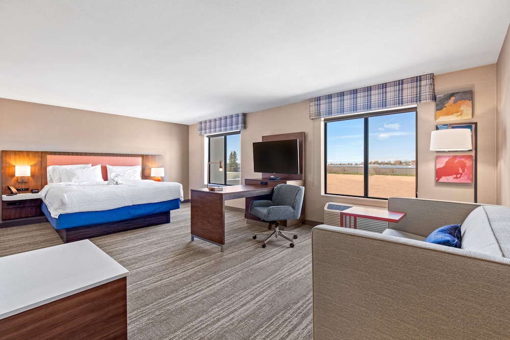 Hampton Inn & Suites Greeley - photo 5