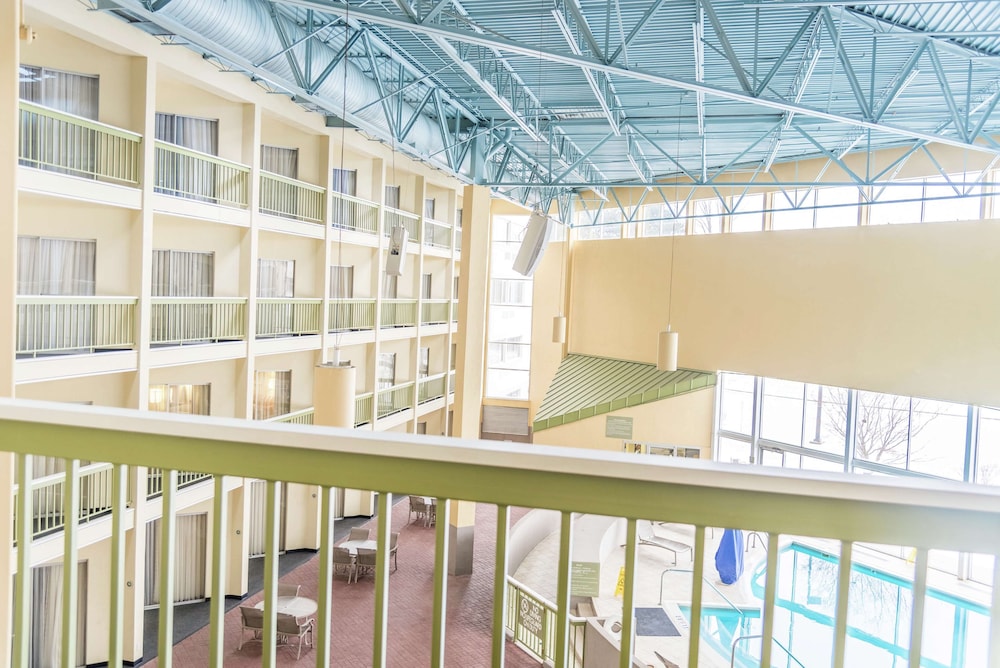 DoubleTree by Hilton Holland - photo 30