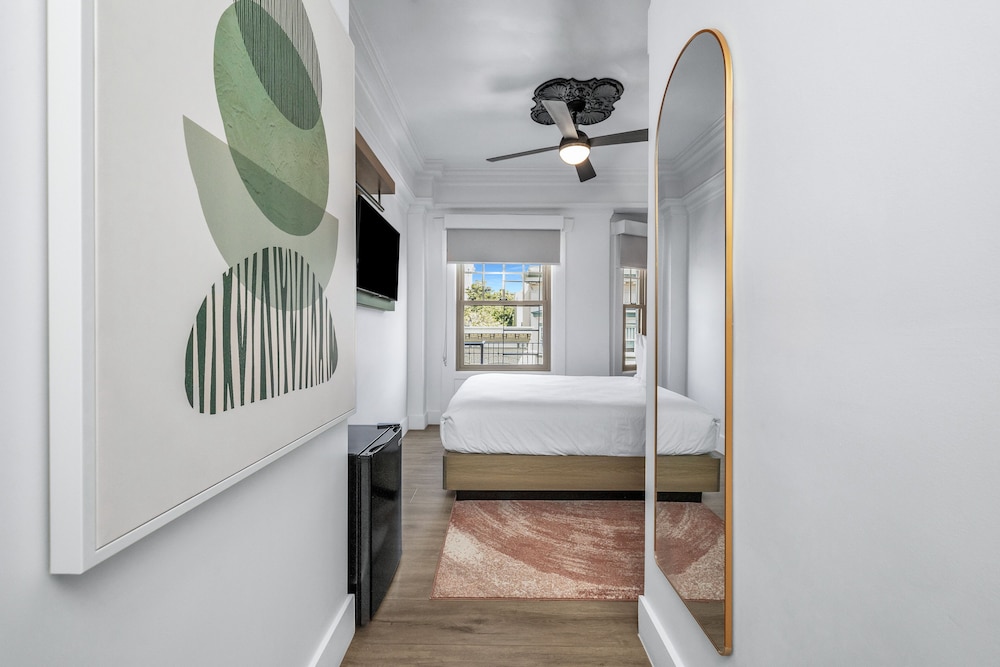 Nob Hill Hotel - photo 40