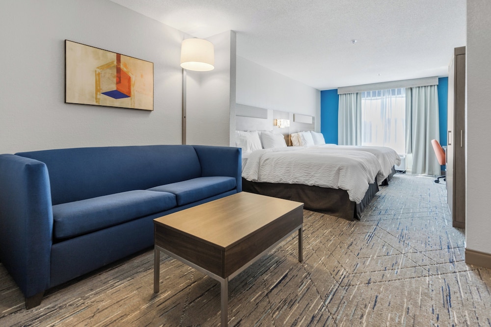 Holiday Inn Express & Suites Starkville by IHG - photo 21