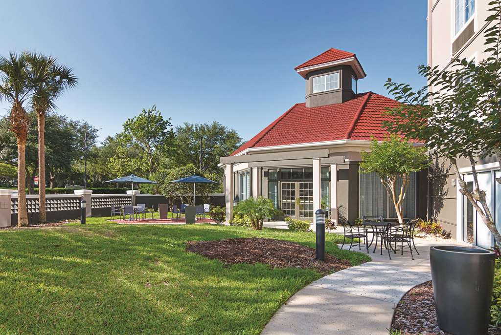 La Quinta Inn & Suites by Wyndham Orlando UCF - photo 7