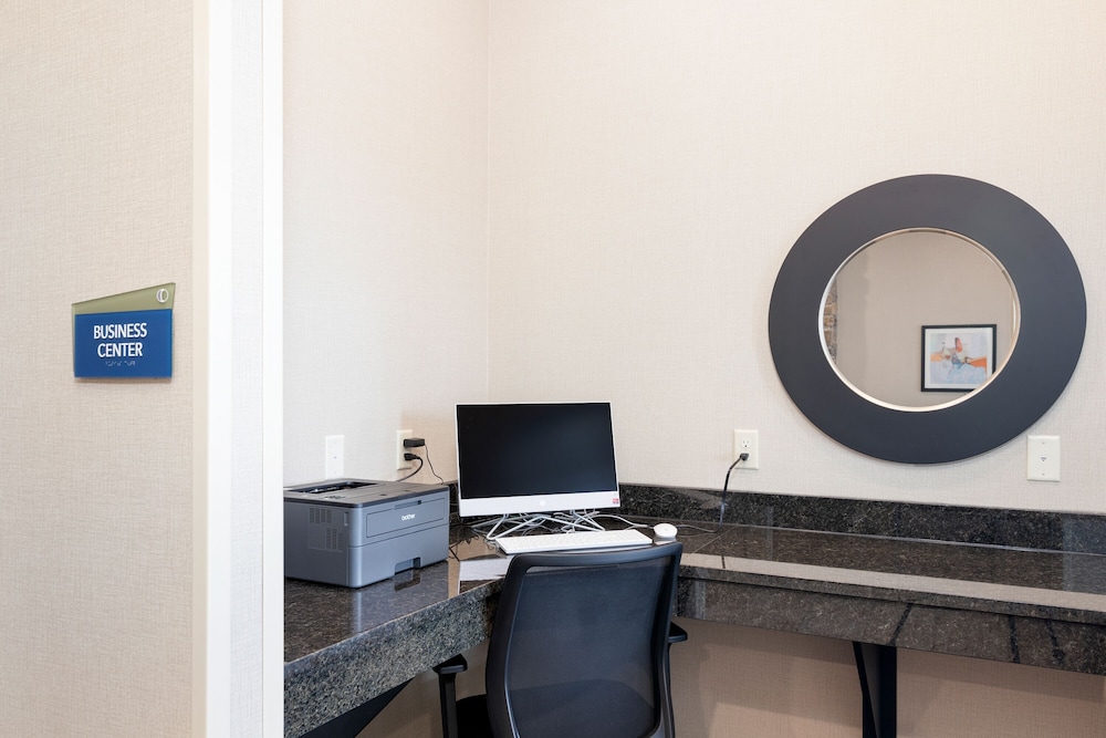 Cobblestone Inn & Suites Yuma - photo 74