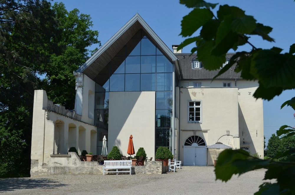 Burg Boetzelaer — hotel in Kalkar