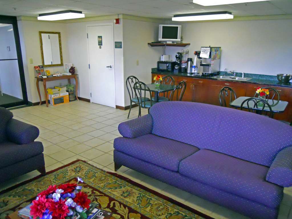 Americas Best Inn & Suites Decatur - photo 9