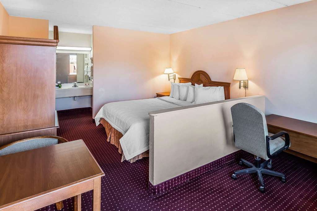 Econo Lodge Lavonia GA - photo 8