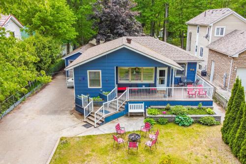 Wavy Daze in Wasaga Beach, Canada