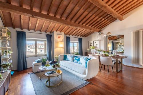 De Nobili Penthouse Apartment with Elevator in Lucca — 4-Star Luxury Hotel in Lucca, Italy