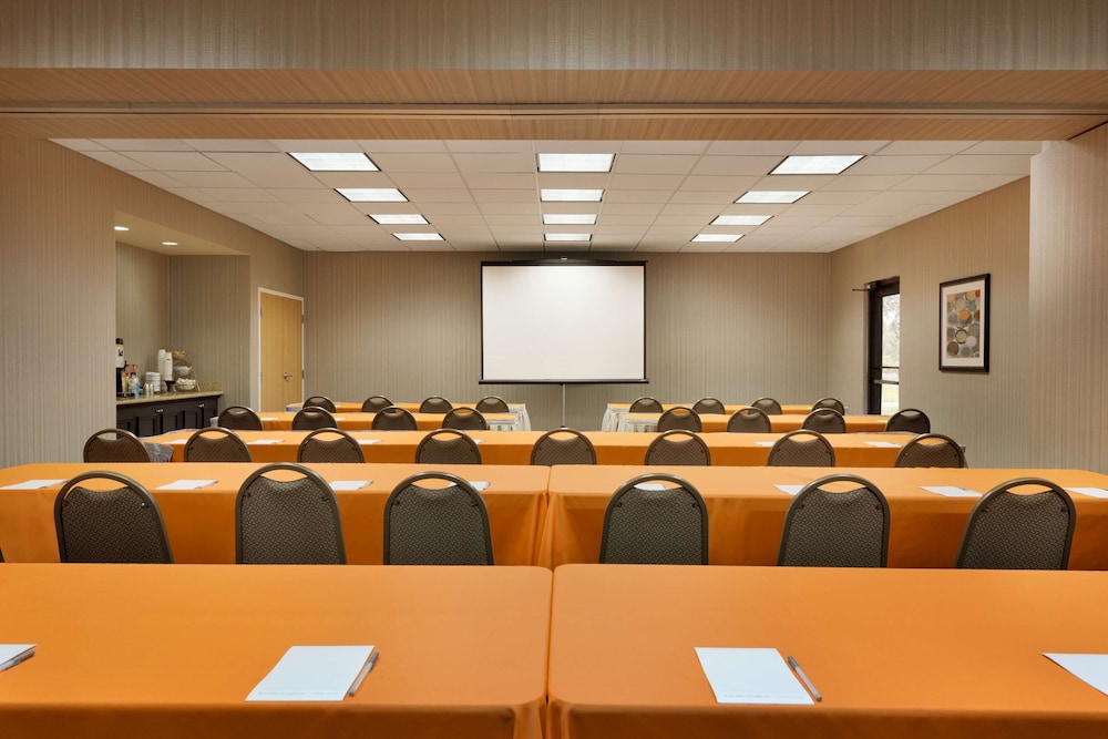 Hampton Inn & Suites Largo - photo 25