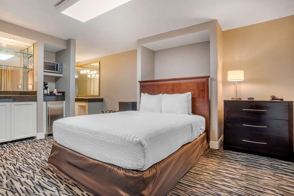 Clarion Inn and Conference Center - photo 31