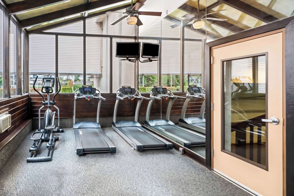 SureStay Hotel by Best Western SeaTac Airport North - photo 39